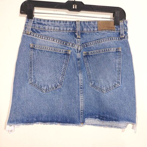 Carmar Women's Side Zip Zip Medium Wash Denim Mini Skirt Size 28 EUC - Picture 6 of 13